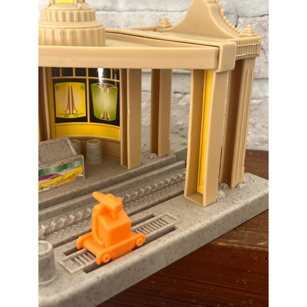 2008 Fisher-Price GeoTrax Disney‎ Pixar Cars Ramone's Body Art Playset
